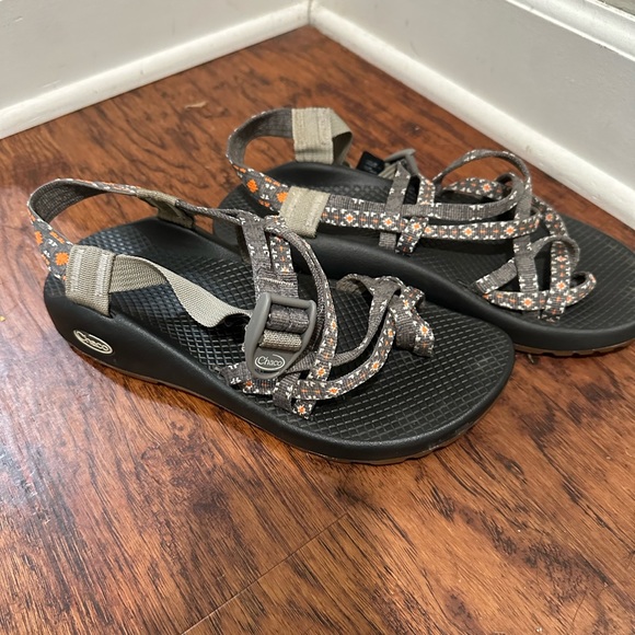 Chaco Sandals Size 8 - Picture 3 of 3